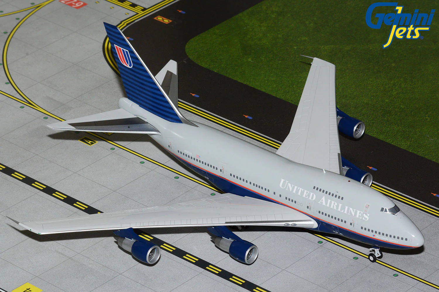 Gemini200 United Airlines Boeing 747SP N145UA