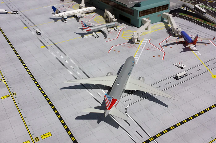 GeminiJets 1:400 Scale 2-Piece Airport Mat Set - Image 3