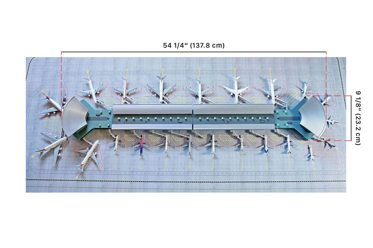 GeminiJets 1:400 Scale Deluxe 22 Gate Airport Terminal - Image 4